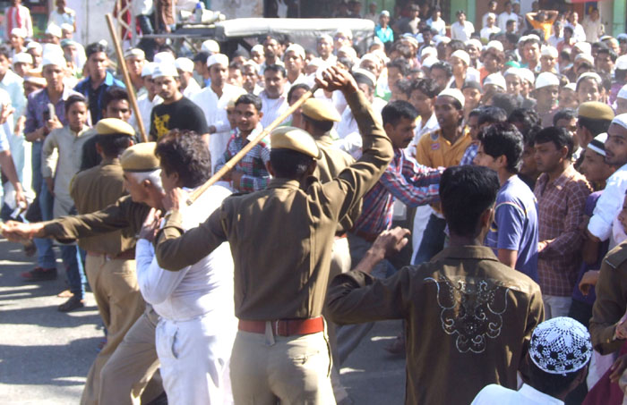 डूंगरपुर में पथराव , लाठीचार्ज