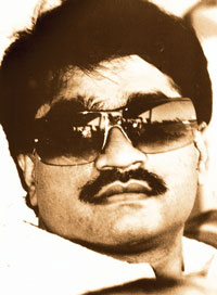 जीते जी कब्र की तलाश