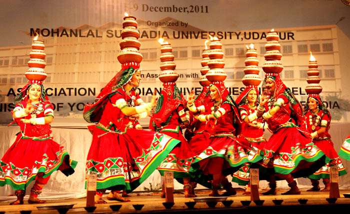 युवा महोत्सव का रंगारंग  समापन