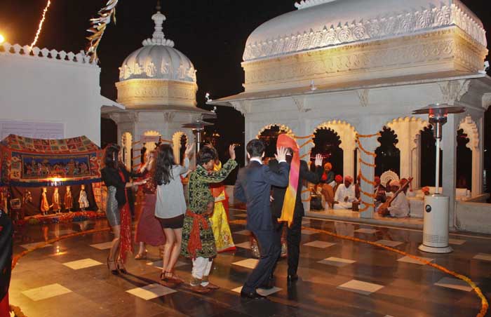 ताज लेक पैलेस में हुआ रोयल कार्निवाल