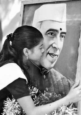 ‘नेहरू जैकट’ बनीं विश्व की टॉप टेन राजसी पोशाक