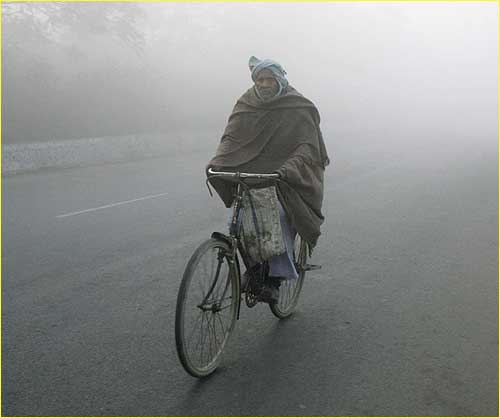 लेकसिटी में सर्दी ने दिखाए तेवर, पारा लुढका