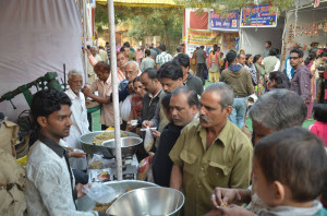 khadi mele me jagal khridte log