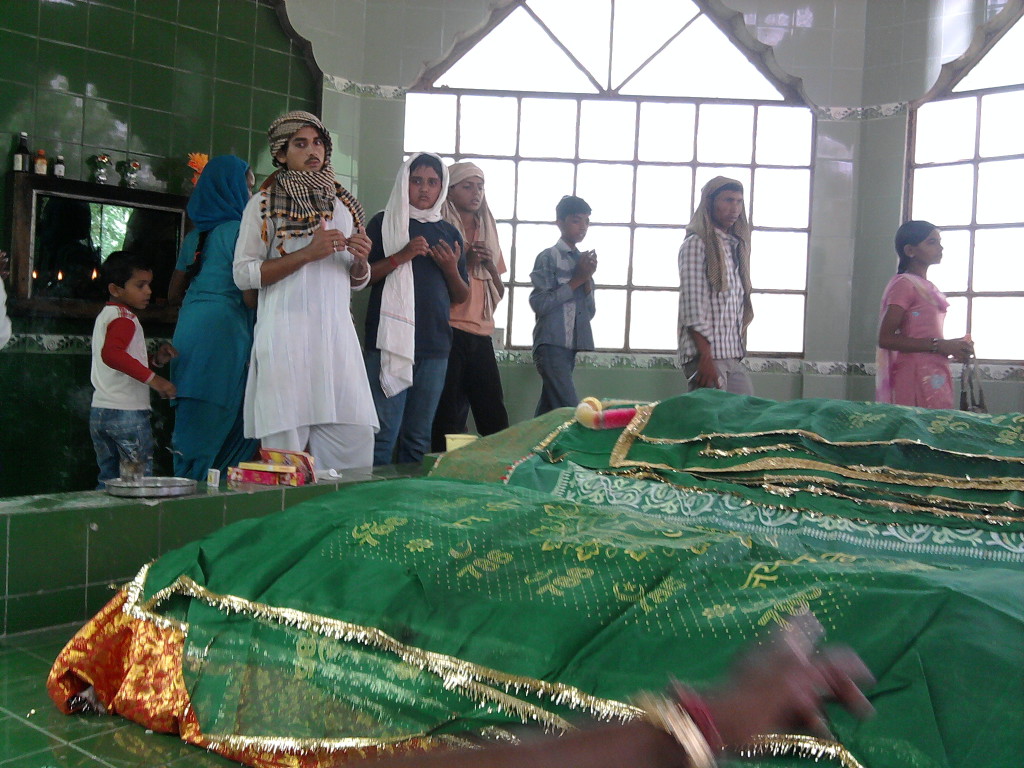 Laila_majnu_mazar(Mausoleum),Anupgarh_Sivender