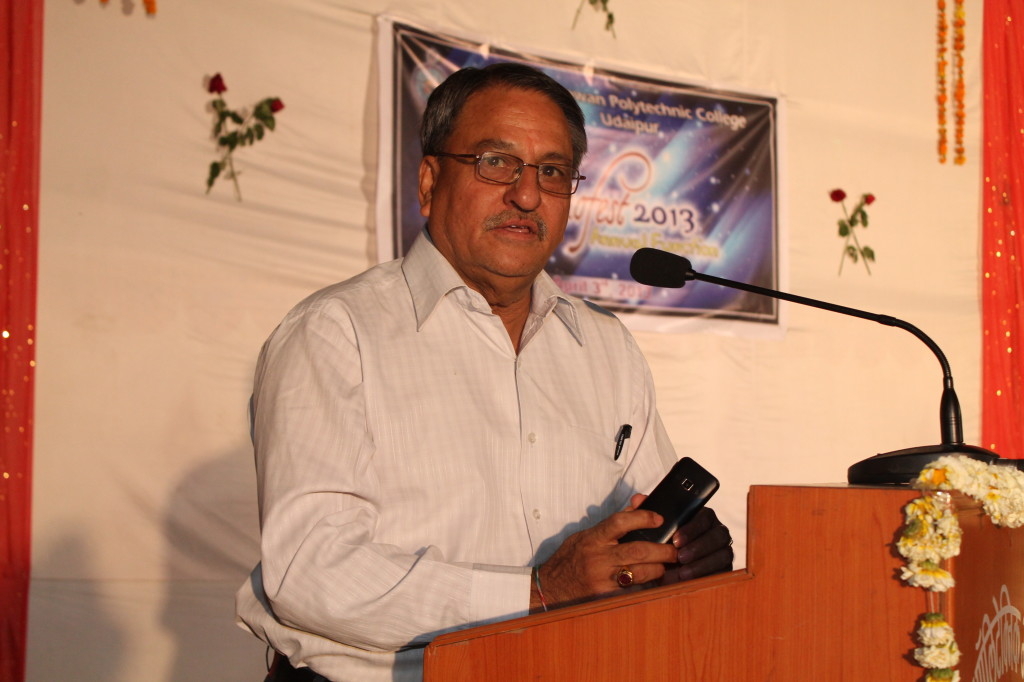 V C  Dr I V Trivedi at Vidya Bhawan