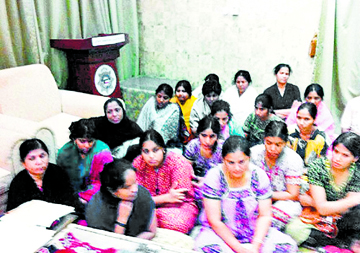 कुवैत में भारतीय परिवारों को आधी रात को किया गिरफ्तार