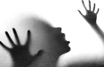 नाबालिग के साथ दुष्कर्म , अश्लील क्लिप बना बदनाम करने की धमकी