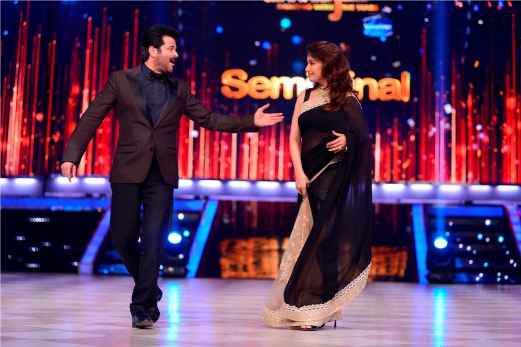 Anil and Madhuri dance on Dhak Dhak Karne Laga