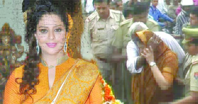 नगमा को विधायक का ‘किसÓ करने वाला वीडियो हुआ वायरल