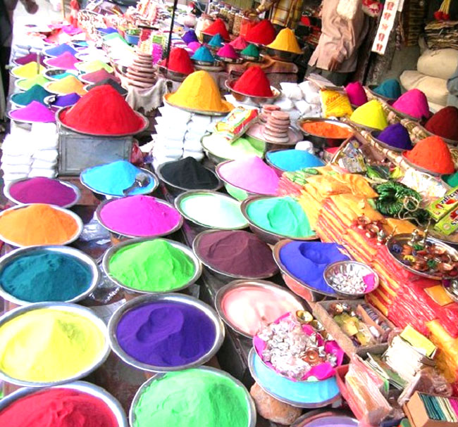 होली पर केमिकल रंगों से सावधान
