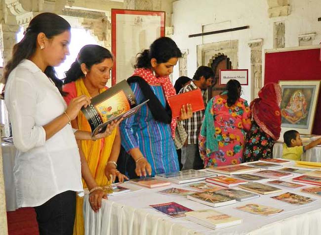 सिटी पैलेस में चार दिवसीय नि:शुल्क  पुस्तक प्रदर्शनी शुरू