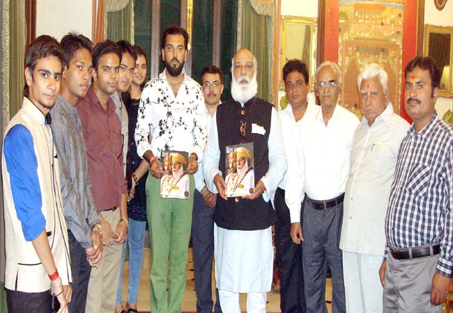 अंग्रेजी मैगजीन ‘द सिटी एंगल’ का मेवाड़ ने किया विमोचन