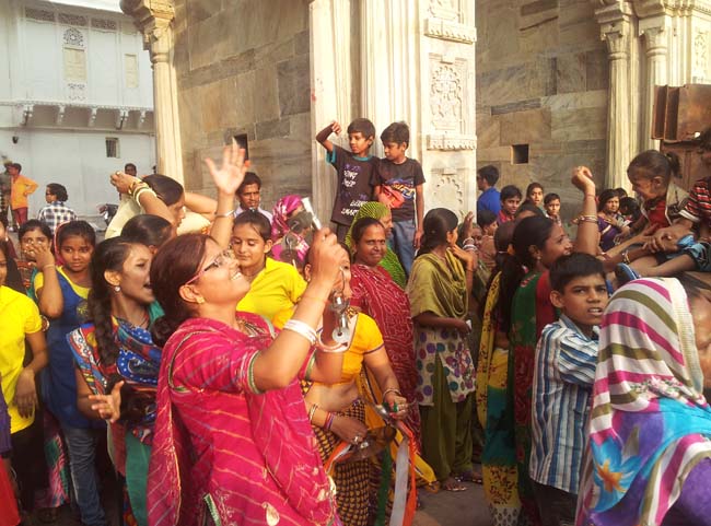 धूमधाम से हुए गणपति विदा