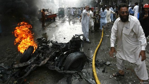 141217035829_attack_peshawar_church_624x351_reuters