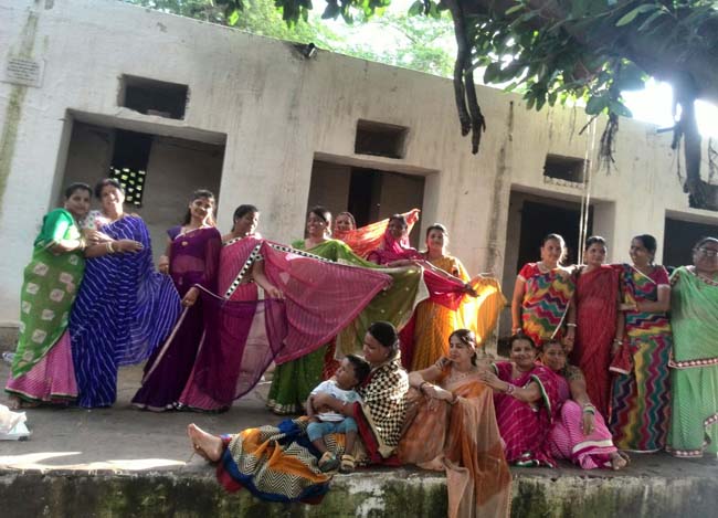 पूर्बिया समाज की महिलाओं ने मनाया सावन उत्सव