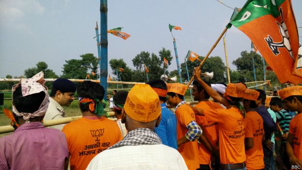 151021165234_bjp_siwan_manoj_singh_supporter_624x351_bbc