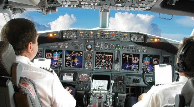 Airline-Cockpit