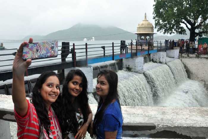 उम्मीदों के सागर पर शहर वासियों का उत्साह