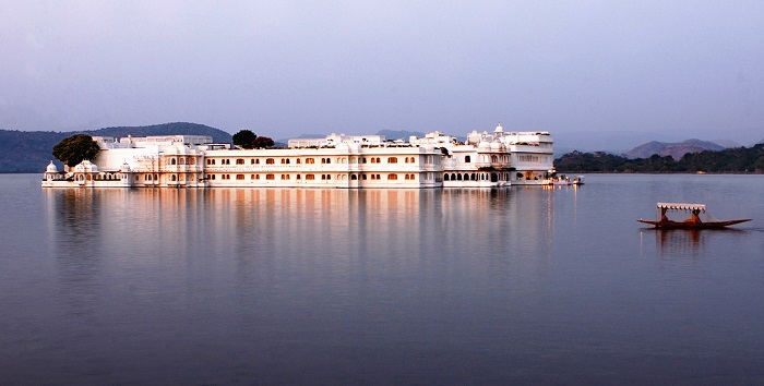 taj-lake-palace-exterior