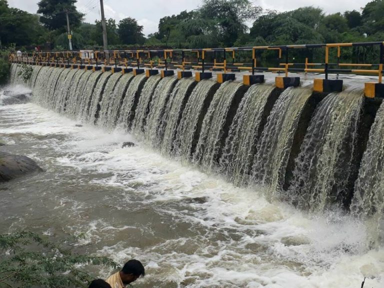 उदयपुर में दो घंटे मुसलाधार बारिश – सागर बनी सड़कें