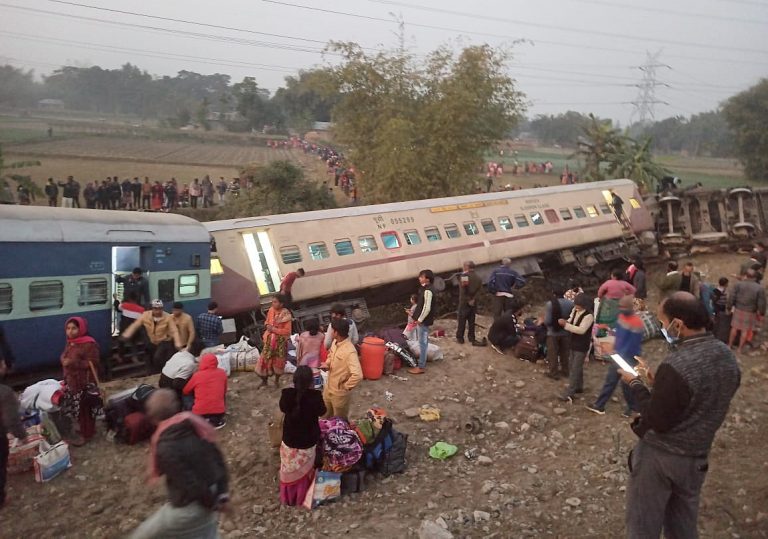 bikaner express train हादसा की आखिर क्या है वजह, आखिर क्यूँ हुआ ये हादसा