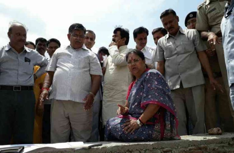 PM की यात्रा का जायज़ा लेने मुख्यमंत्री वसुंधरा राजे का उदयपुर का दौरा