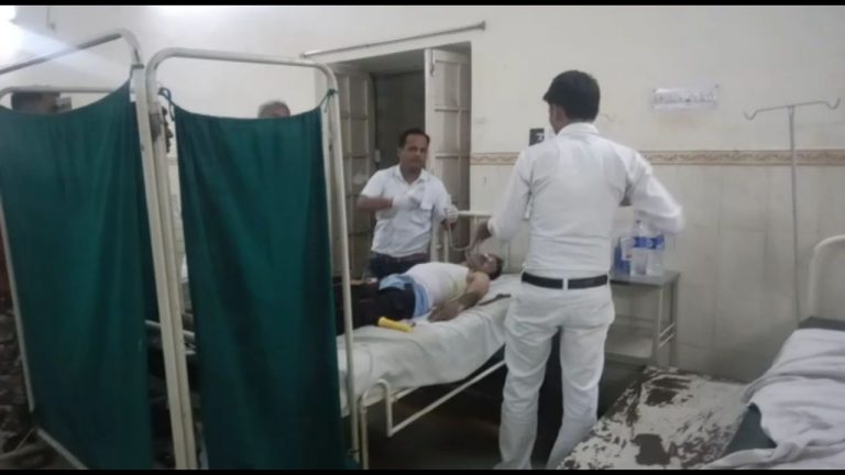 समाज में शर्मसार होने से बचने एक ही परिवार के चार लोगों ने खाया ज़हर – 3 की मौत