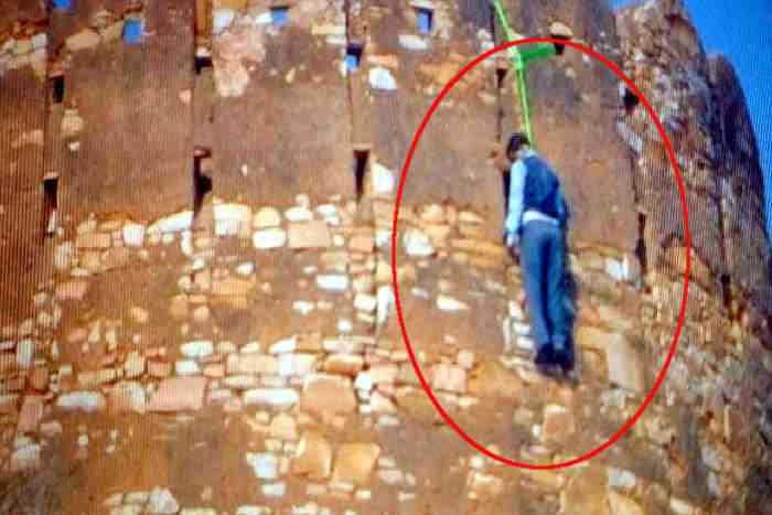 पद्मावती के विरोध में ख़ुदकुशी या हत्या ? – नाहरगढ़ पर लटका मिला युवक का शव