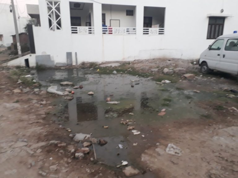 स्वच्छता में खुद को रेंकिंग देने से पहले एक बार जनता का दर्द भी देख लें सुन ले उदयपुर नगर निगम