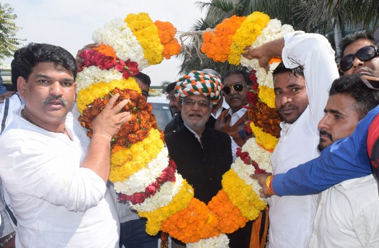 एक वोट से चुनाव हराने वाले कल्याण सिंह की कुषलक्षेम लेने पंहुचे डाॅ.सीपी जोषी, राजस्थान की जनता से परिवर्तन की जताई उम्मीद .