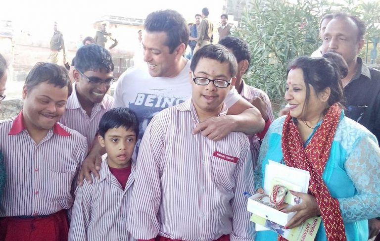 उदयपुर के नन्हे फेन्स सलमान के लिए प्रार्थना कर रहे है – जानिये कौन है ये बच्चे।