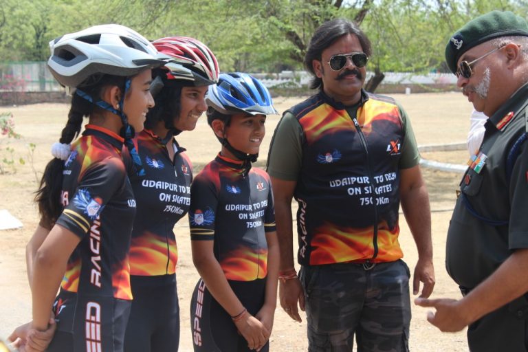 नन्हे स्केटर्स ने सेना के सम्मान के लिए उदयपुर से दिल्ली तक सन्देश पहुंचाया तो अब सेना किया इनके हौसलों का सम्मान।