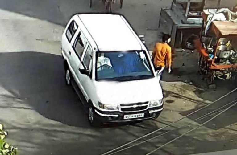 राजस्थान में चोर, पुलिस के मूंह पर कालिख पोत रहे है –  आईबी के आईजी के बाद अब एसीबी के बड़े अधिकारी की गाड़ी ले गए।