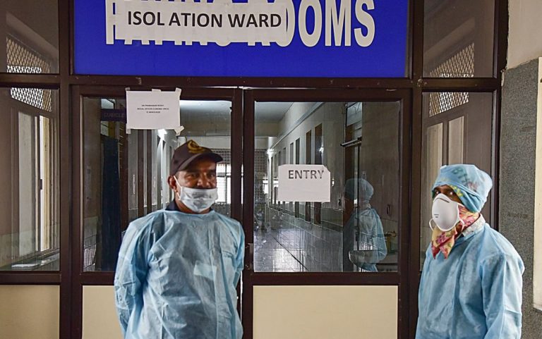 उदयपुर के एम् बी अस्पताल में पति पत्नी कोरोना पोजेटिव भर्ती – चिकित्सकों की देख रेख में हो रहा है इलाज।